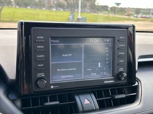 Used 2021 Toyota RAV4 XLE image 9