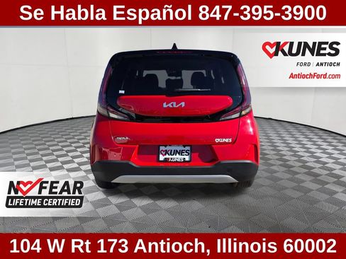 Used 2025 Kia Soul LX w/ LX Technology Package FWD image 8
