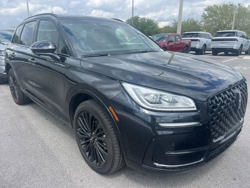 Used 2025 Lincoln Corsair Reserve w/ Equipment Group 202A image 2