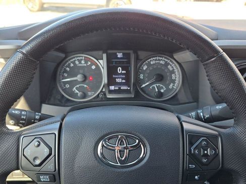 Used 2021 Toyota Tacoma TRD Sport image 39