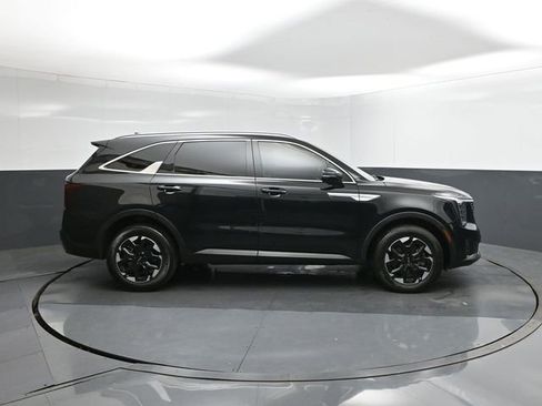 Used 2024 Kia Sorento S image 26