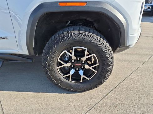 Used 2024 GMC Canyon AT4X image 10