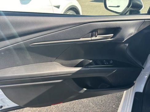 Used 2025 Toyota Camry SE image 14