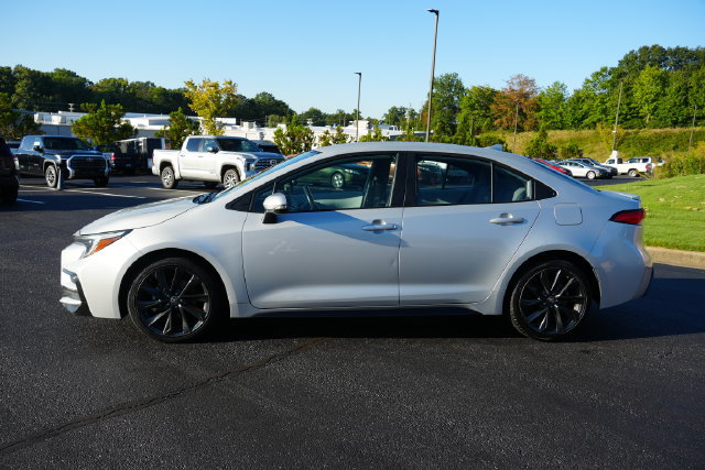 Used 2024 Toyota Corolla SE FWD image 4