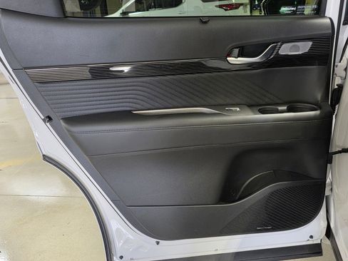 Used 2024 Hyundai Palisade Calligraphy image 9