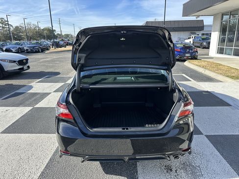 Used 2022 Toyota Camry SE w/ Convenience Package image 5