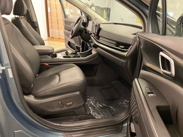 Used 2026 Kia Carnival SX w/ SX Dark Edition Package FWD image 34