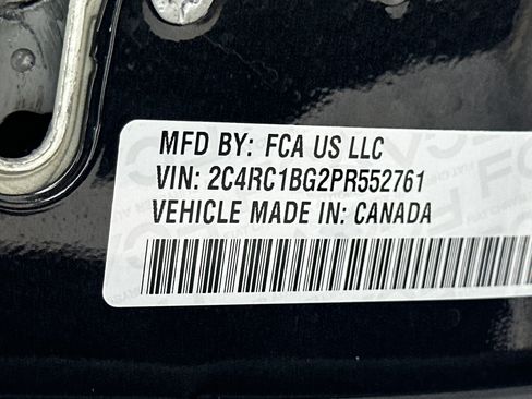 Used 2023 Chrysler Pacifica Touring-L FWD image 29
