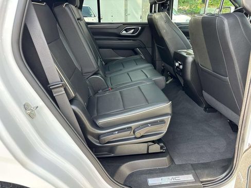 Used 2022 GMC Yukon SLT AWD/4WD image 18