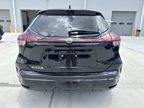 Used 2023 Nissan Kicks S FWD image 6
