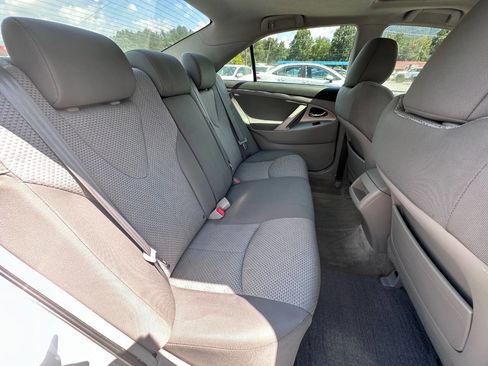 Used 2011 Toyota Camry SE image 16