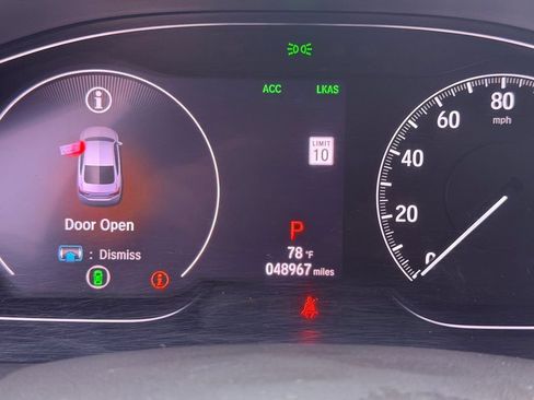 Used 2018 Honda Accord Touring image 24