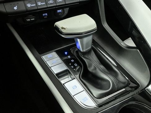Used 2021 Hyundai Elantra Limited image 19