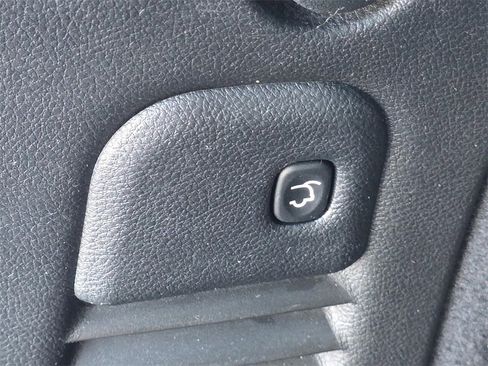 Used 2020 Dodge Durango SXT image 13