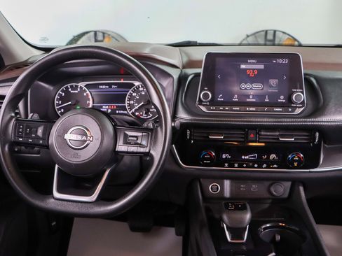 Used 2022 Nissan Rogue SV FWD image 17