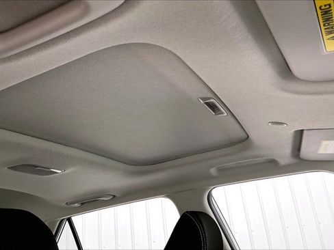 Used 2025 Hyundai Venue SEL FWD image 22