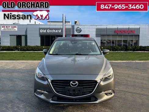 Used 2018 MAZDA MAZDA3 Grand Touring image 2