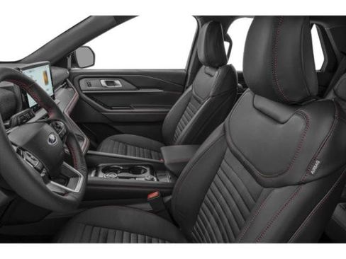 Used 2025 Ford Explorer ST-Line w/ ST-Line Street Pack image 8