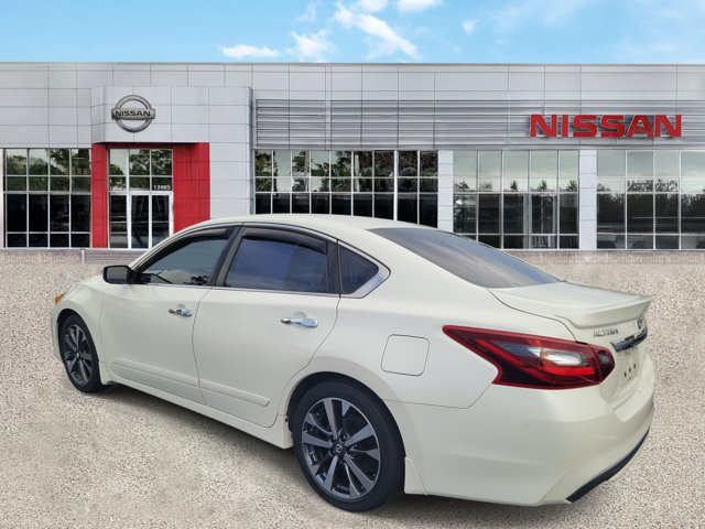 Certified 2017 Nissan Altima 2.5 SR FWD image 5