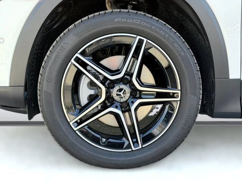Used 2026 Mercedes-Benz GLB 250 image 12