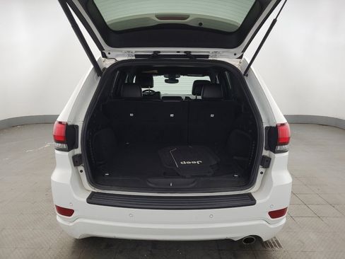 Used 2019 Jeep Grand Cherokee Altitude AWD/4WD image 29