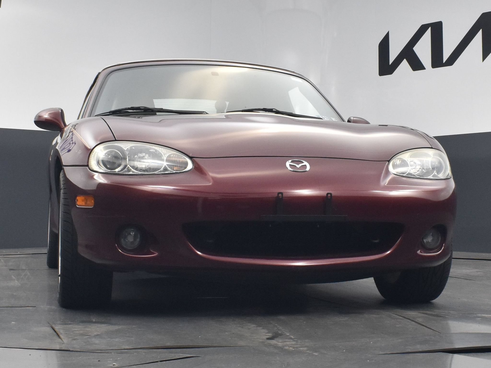 Used 2003 MAZDA MX-5 Miata RWD image 24