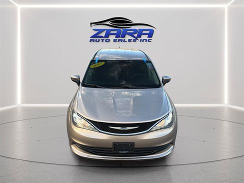 Used 2017 Chrysler Pacifica Touring FWD image 10