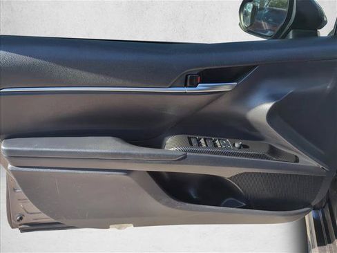 Used 2021 Toyota Camry SE FWD image 12