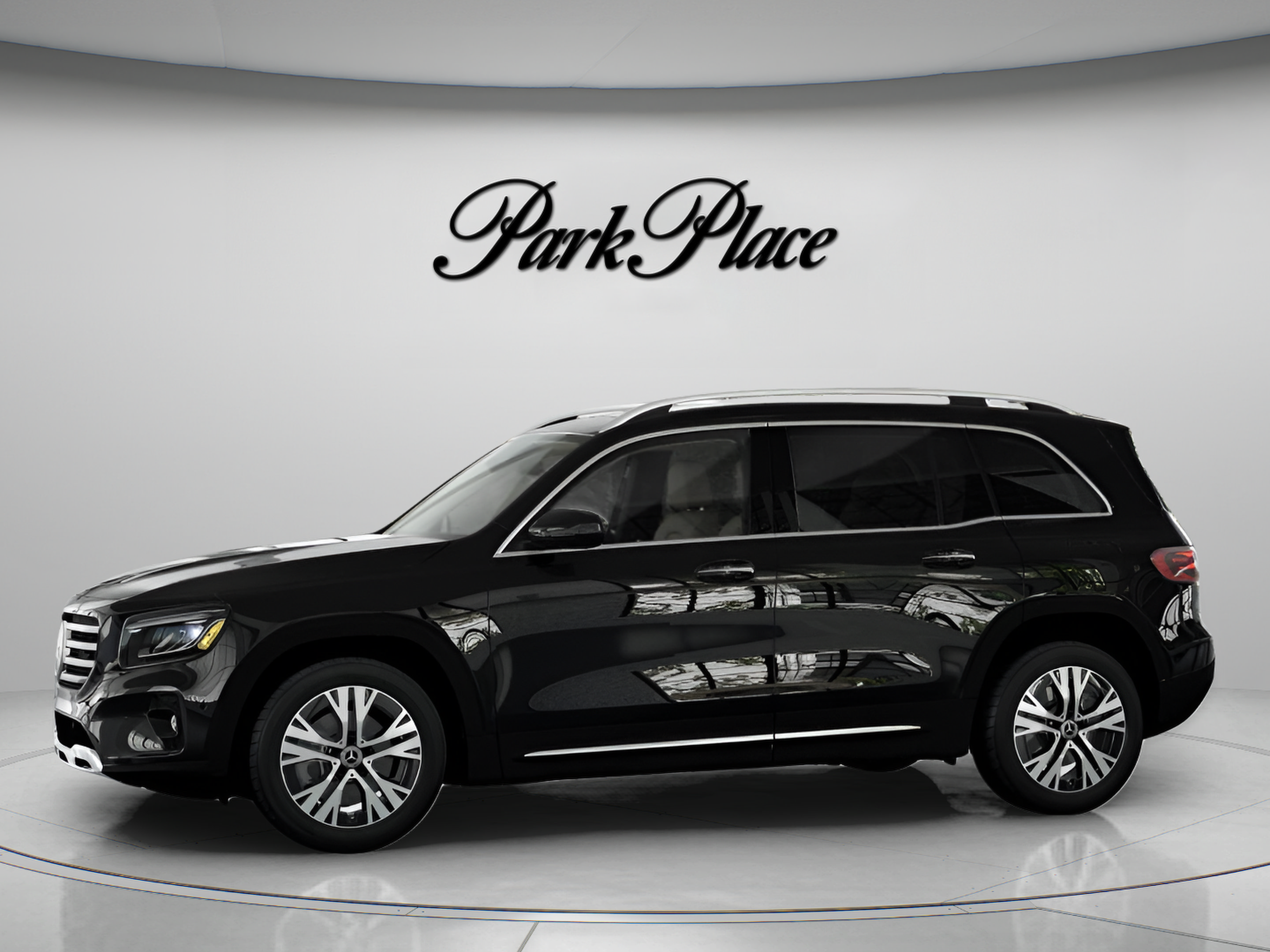 Used 2026 Mercedes-Benz GLB 250 image 3