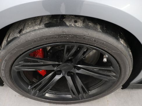 Used 2021 Chevrolet Camaro ZL1 RWD image 3