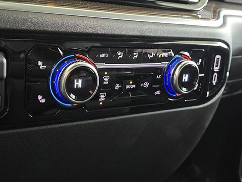 New 2026 GMC Sierra 1500 Elevation image 15