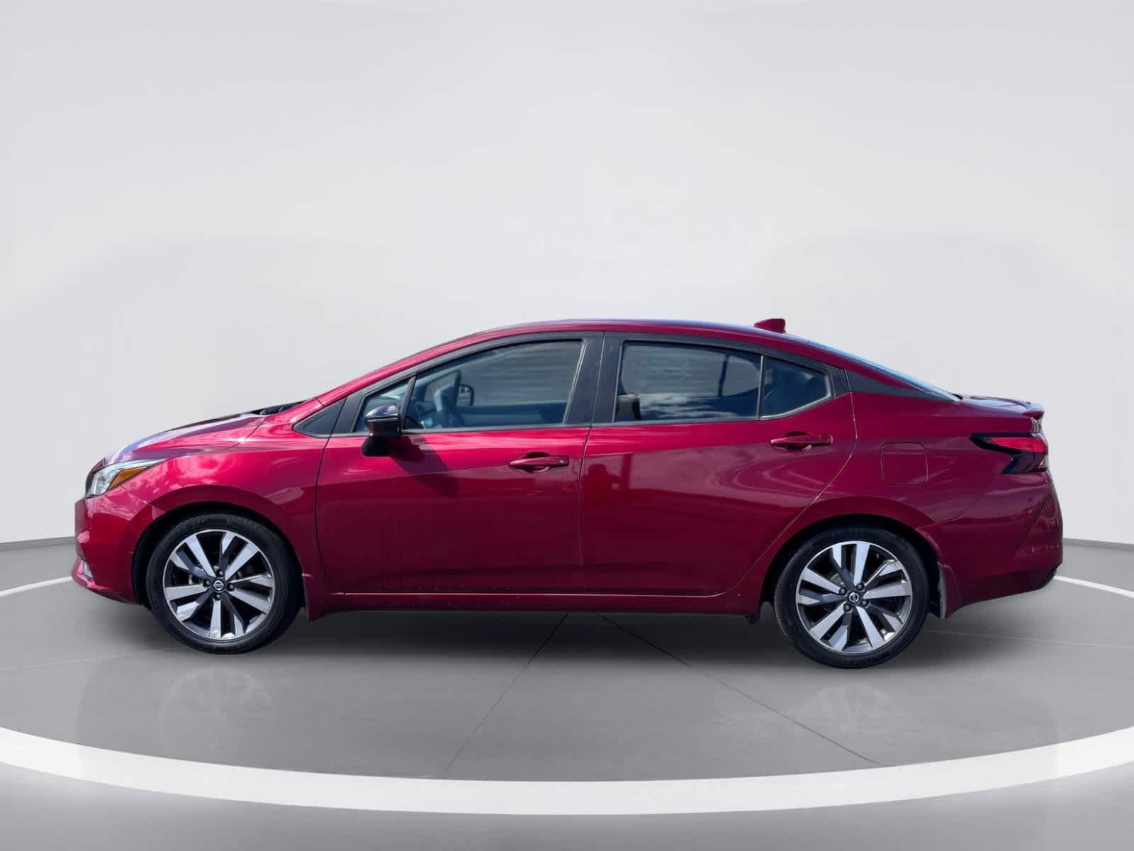 Used 2020 Nissan Versa SR w/ Convenience Package FWD image 4