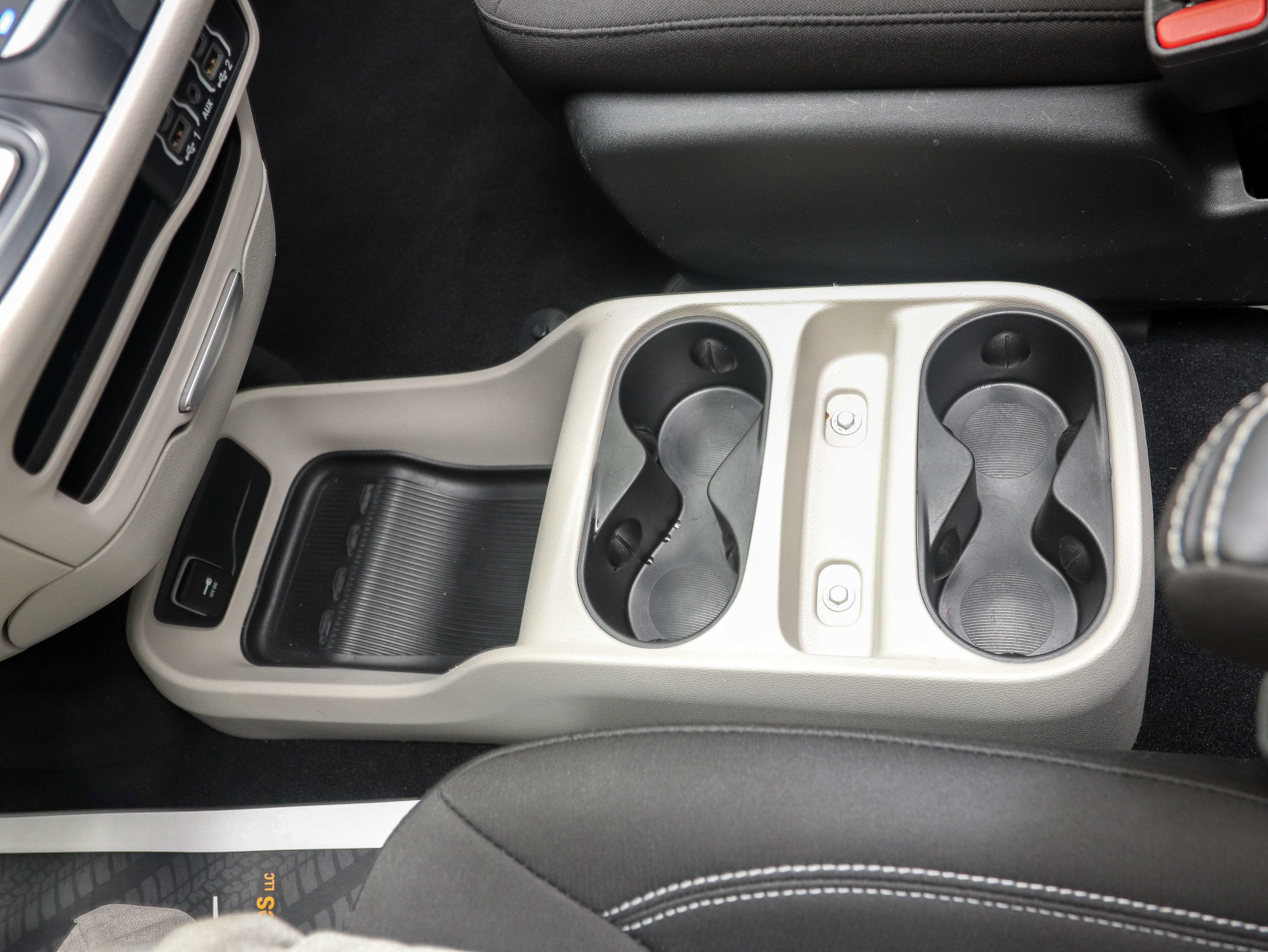 Used 2023 Chrysler Voyager LX FWD image 30