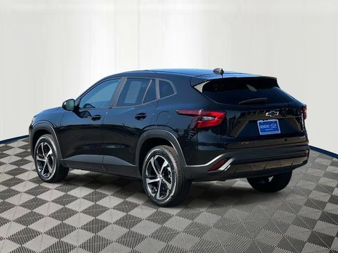 Used 2024 Chevrolet Trax RS w/ Driver Confidence Package FWD image 4