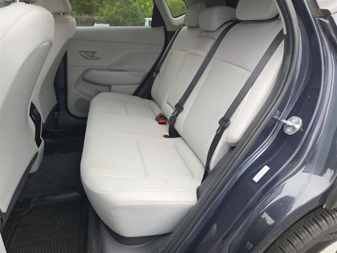 Used 2025 Hyundai Kona SEL FWD image 6