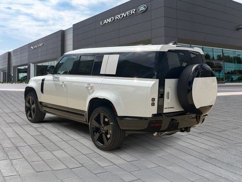 New 2026 Land Rover Defender 130 X-Dynamic SE AWD/4WD image 3