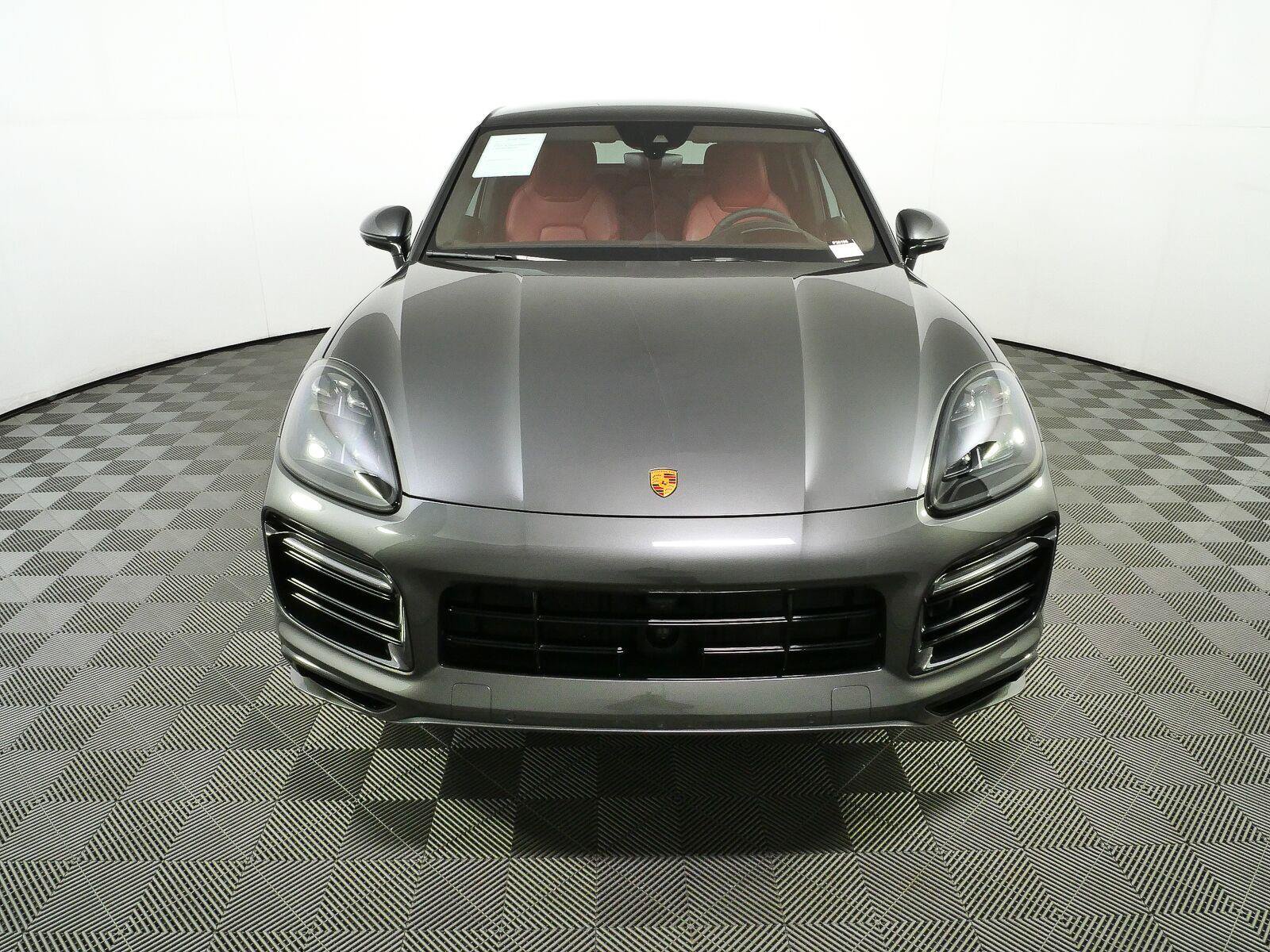 Certified 2023 Porsche Cayenne GTS AWD/4WD image 32
