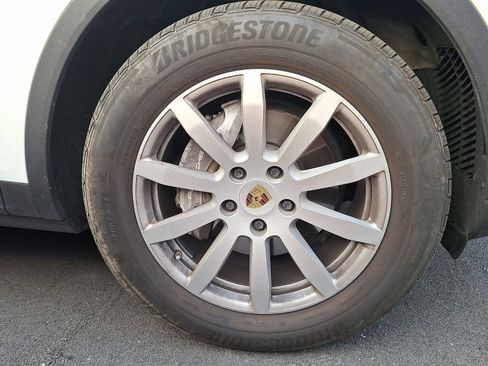 Used 2020 Porsche Cayenne AWD/4WD image 4