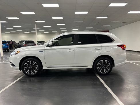 Used 2018 Mitsubishi Outlander GT AWD/4WD image 4