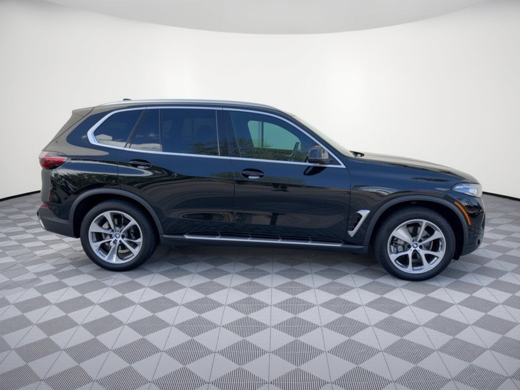 Certified 2025 BMW X5 xDrive40i w/ Climate Comfort Package AWD/4WD image 8