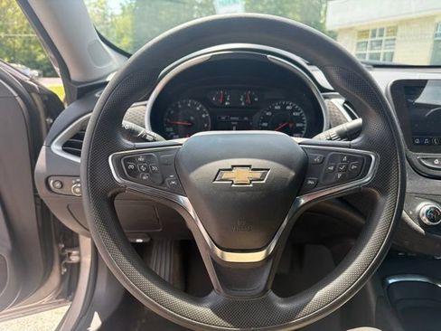 Used 2024 Chevrolet Malibu LT FWD image 17