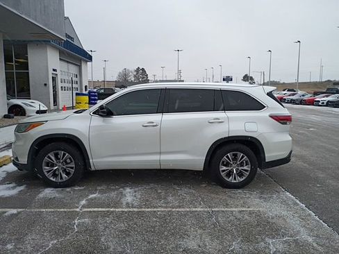Used 2015 Toyota Highlander XLE image 34