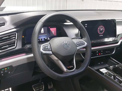 Used 2024 Volkswagen Atlas Peak Edition SEL image 18