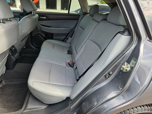 Used 2019 Subaru Outback 3.6R Limited AWD/4WD image 19