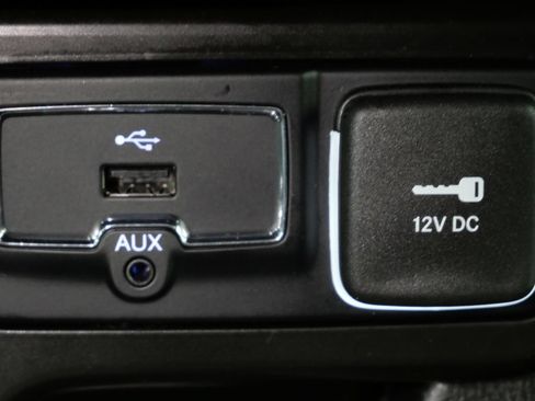 Used 2023 Jeep Renegade Altitude AWD/4WD image 22
