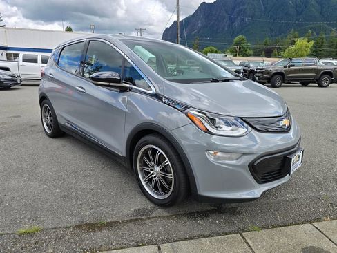 Used 2020 Chevrolet Bolt LT FWD image 3