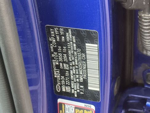 Used 2024 Hyundai Elantra SEL FWD image 18