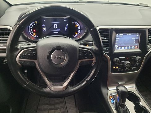 Used 2019 Jeep Grand Cherokee Laredo RWD image 22