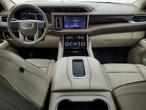 Used 2021 GMC Yukon Denali image 11
