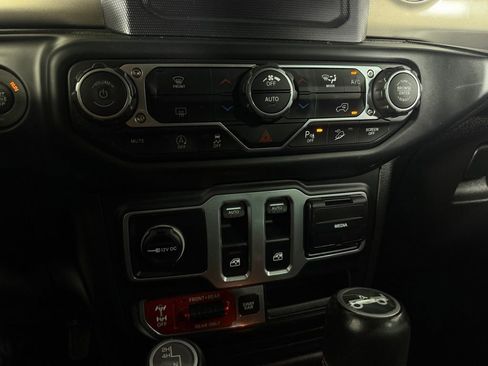 Used 2018 Jeep Wrangler Rubicon w/ LED Lighting Group AWD/4WD image 29